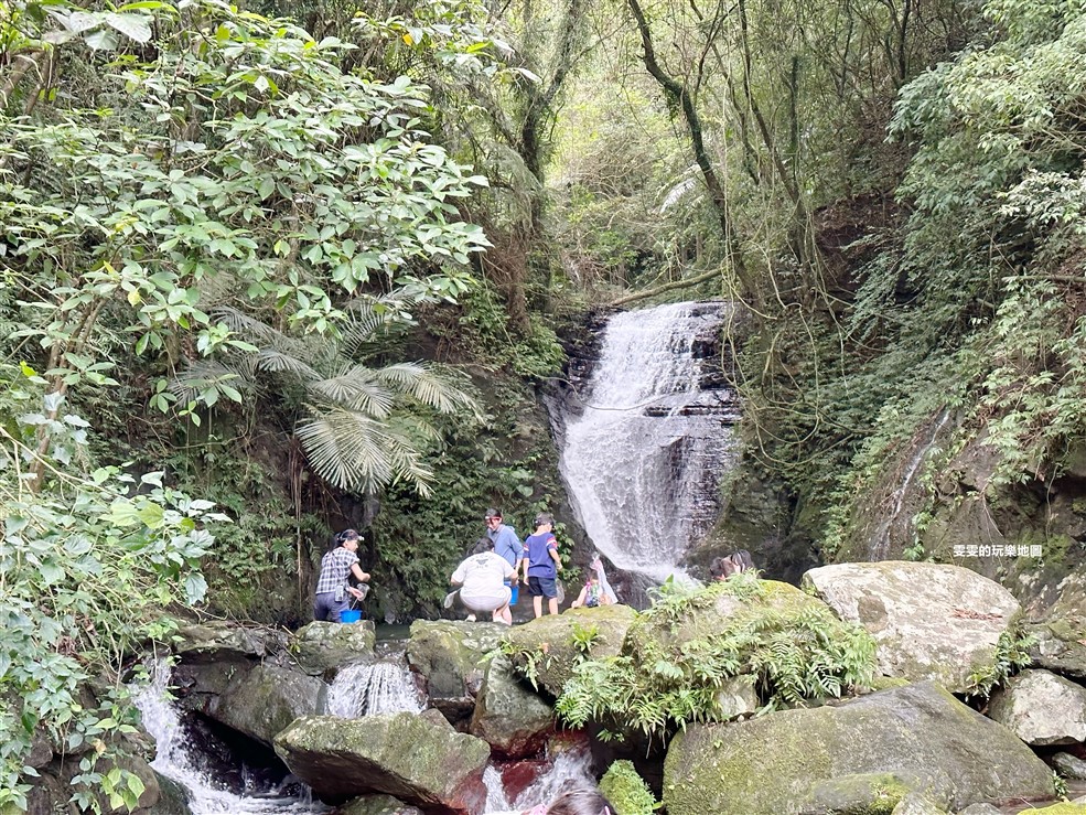 宜蘭。五峰旗瀑布,走步道、賞飛瀑,享受大自然的擁抱~ @雯雯的玩樂地圖