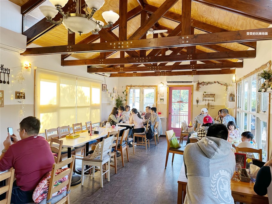 新竹新埔。普羅旺斯小木屋餐廳,超吸睛鵝黃色歐式建築,鄉村風景觀餐廳 @雯雯的玩樂地圖