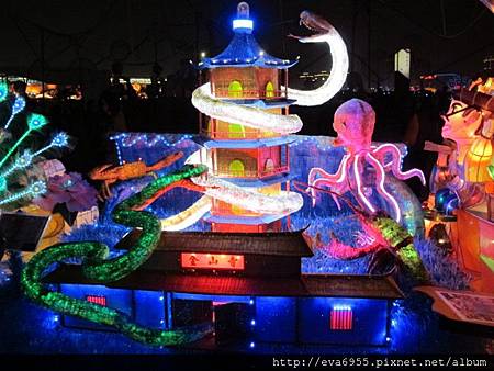 [新竹竹北]2013台灣颩燈會~讓人走到腿酸叫不敢 @雯雯的玩樂地圖