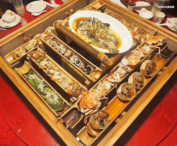 中壢美食。龍岡蒸籠宴,體驗在蒙古包裡吃四方型大蒸籠料理 @雯雯的玩樂地圖