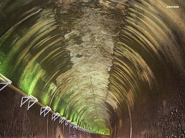 苗栗景點。功維敘隧道,貓貍山公園內五彩繽紛的古蹟隧道 @雯雯的玩樂地圖