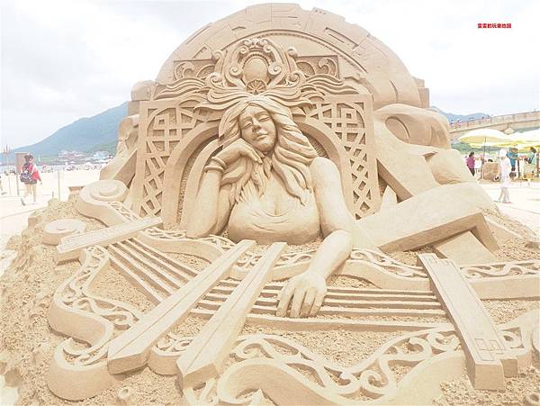 新北貢寮景點。福隆海水浴場國際沙雕藝術季,各國沙雕好手齊聚一堂「沙」很大 @雯雯的玩樂地圖