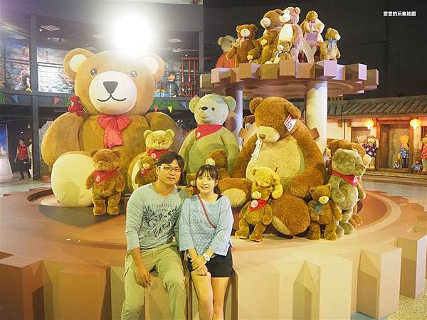 新竹關西景點。小熊博物館,亞洲最大的泰迪熊博物館,超過3000隻來自各國的小熊在此齊聚一堂,讓你拍到手軟 @雯雯的玩樂地圖