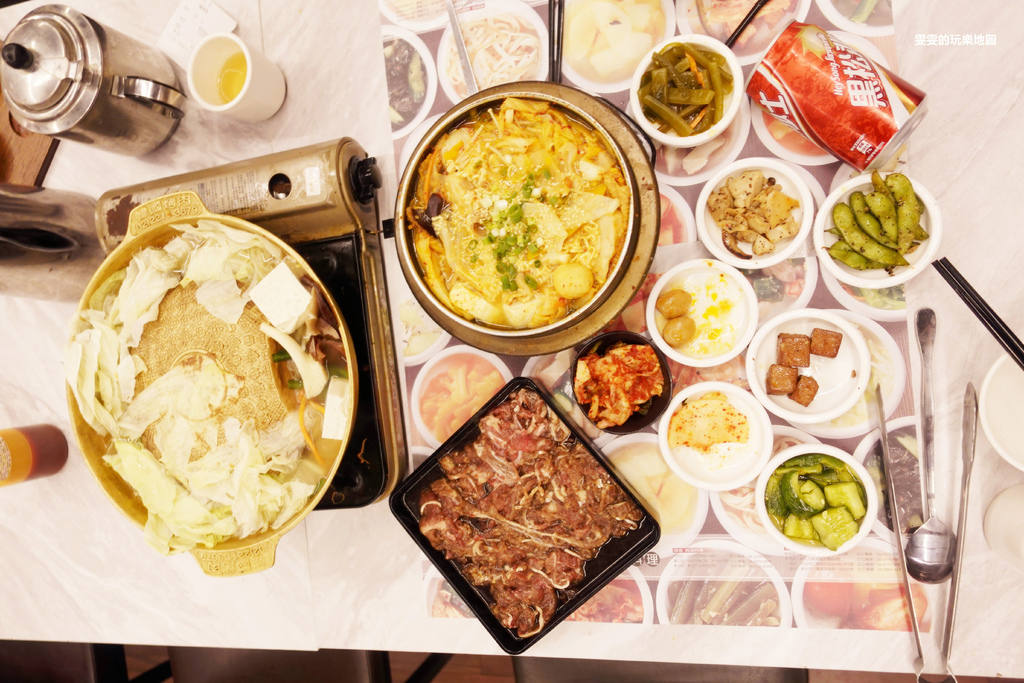 台中美食。韓鄉韓國料理，提供多達50種免費小菜，雖然google評價很厲害，但個人覺得再訪意願不高 @雯雯的玩樂地圖